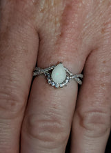 Load image into Gallery viewer, Caelan Ring (Solid Gold)