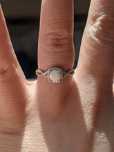 Load image into Gallery viewer, Cora Ring (Solid Gold)