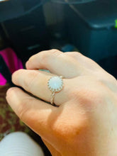Load image into Gallery viewer, Queen Victoria Ring