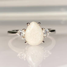 Load image into Gallery viewer, Hera Ring
